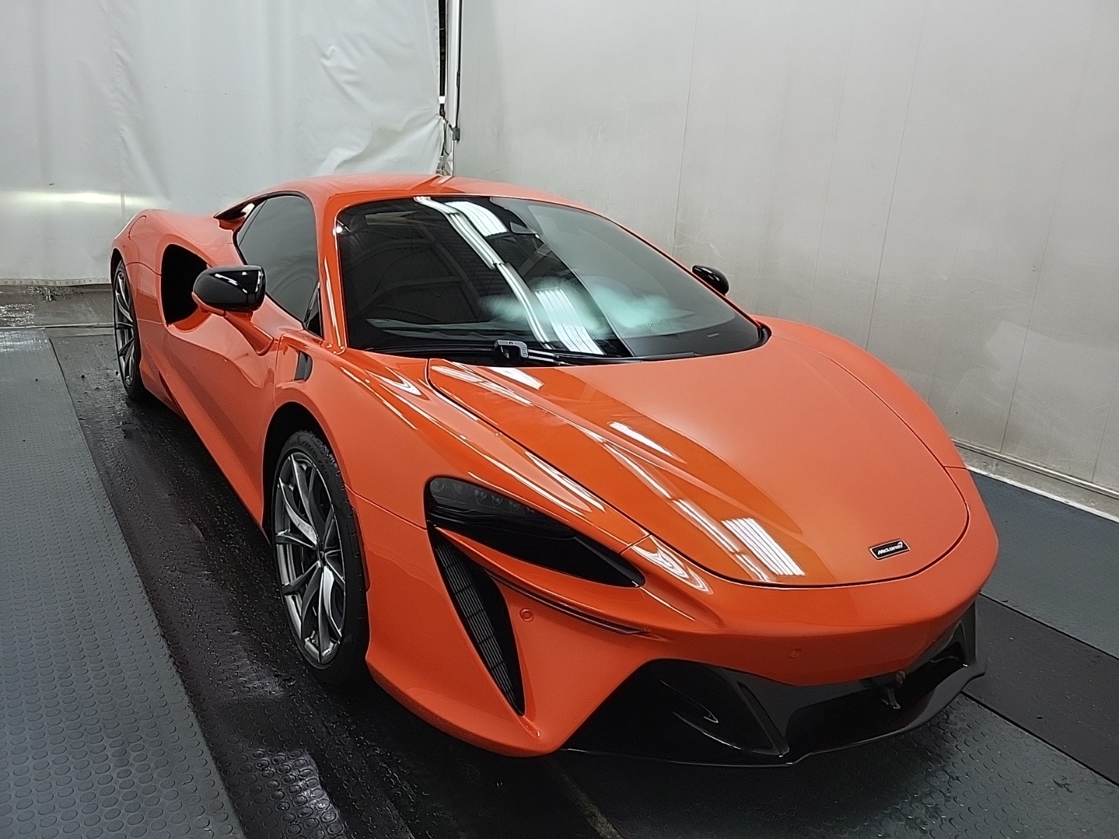 2023 McLaren Artura
